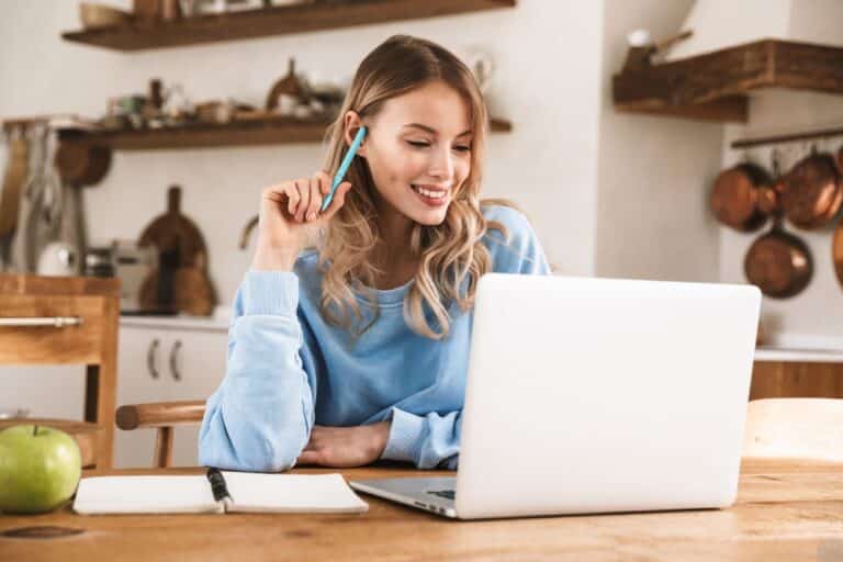 Notebook con cámara optimizada para videollamadas claras