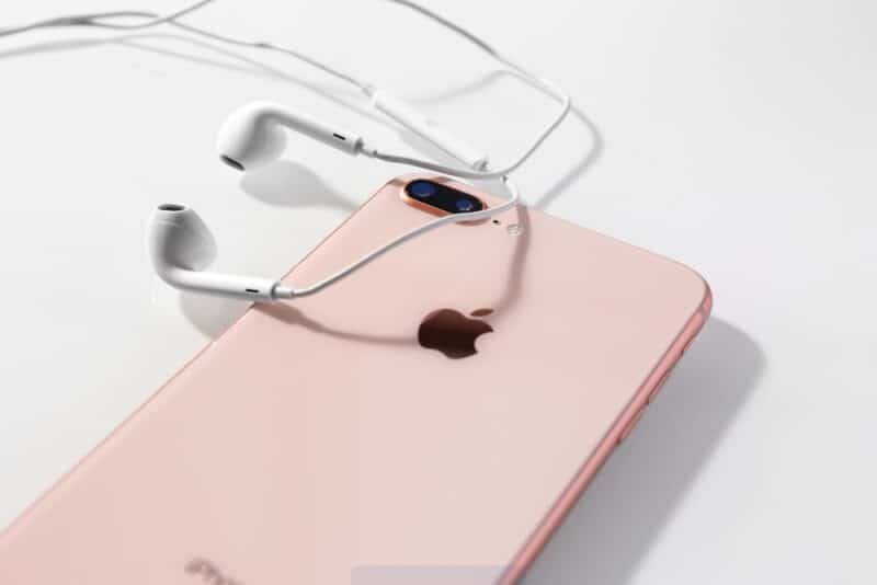  iPhone 8 Plus y el XR. Compara rendimiento