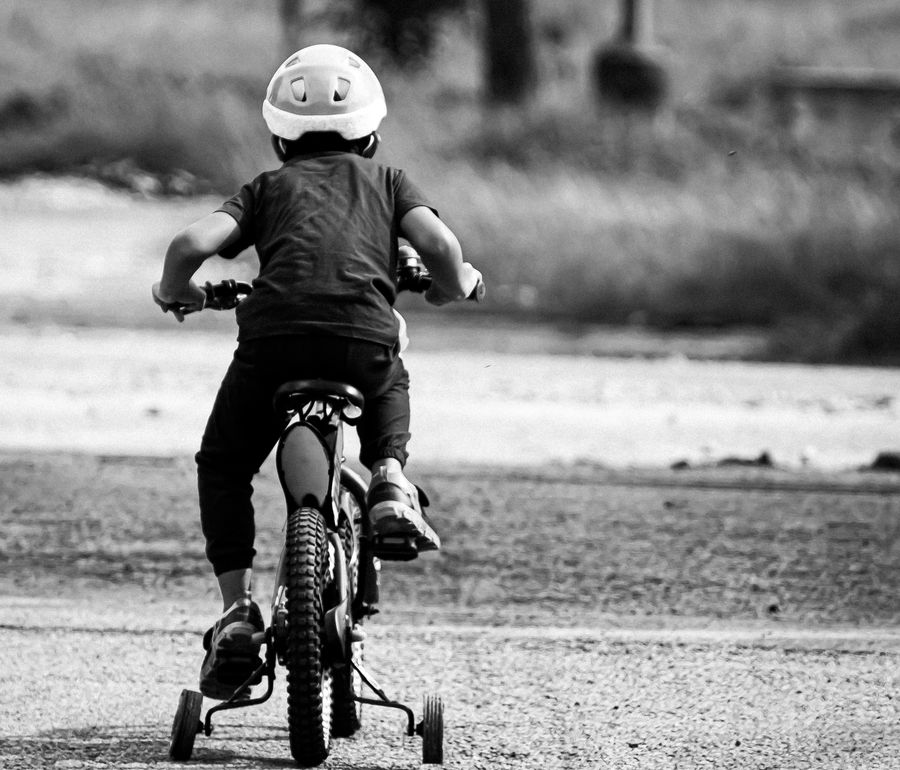 Bicicleta infantil con ruedas de apoyo