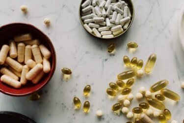 Suplementos de creatina y vitaminas