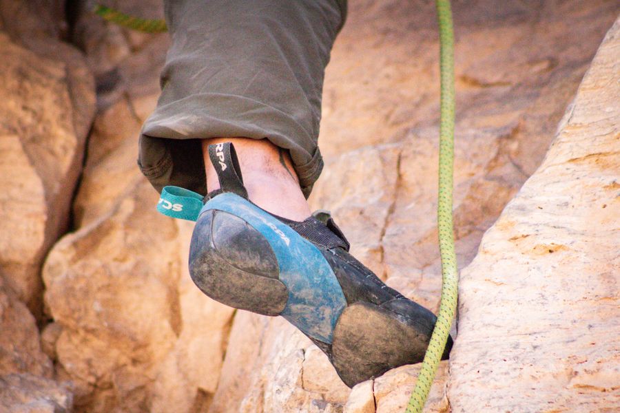 pie escalada bota deportiva 1 Pie de escalada en bota deportiva