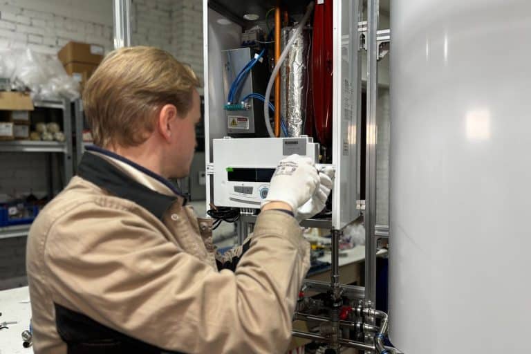 Instalación de termo eléctrico doméstico