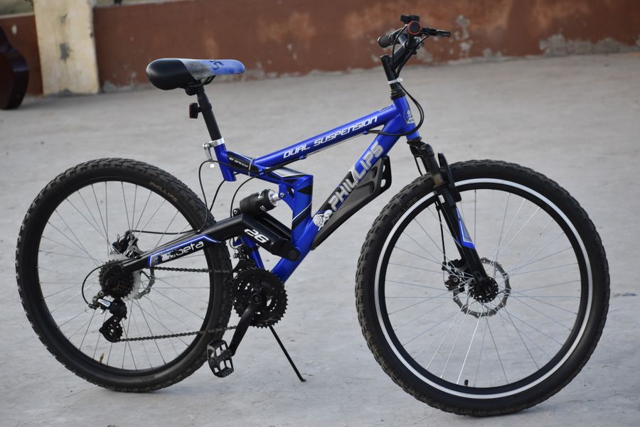 Bicicleta de montaña con suspensión dual
